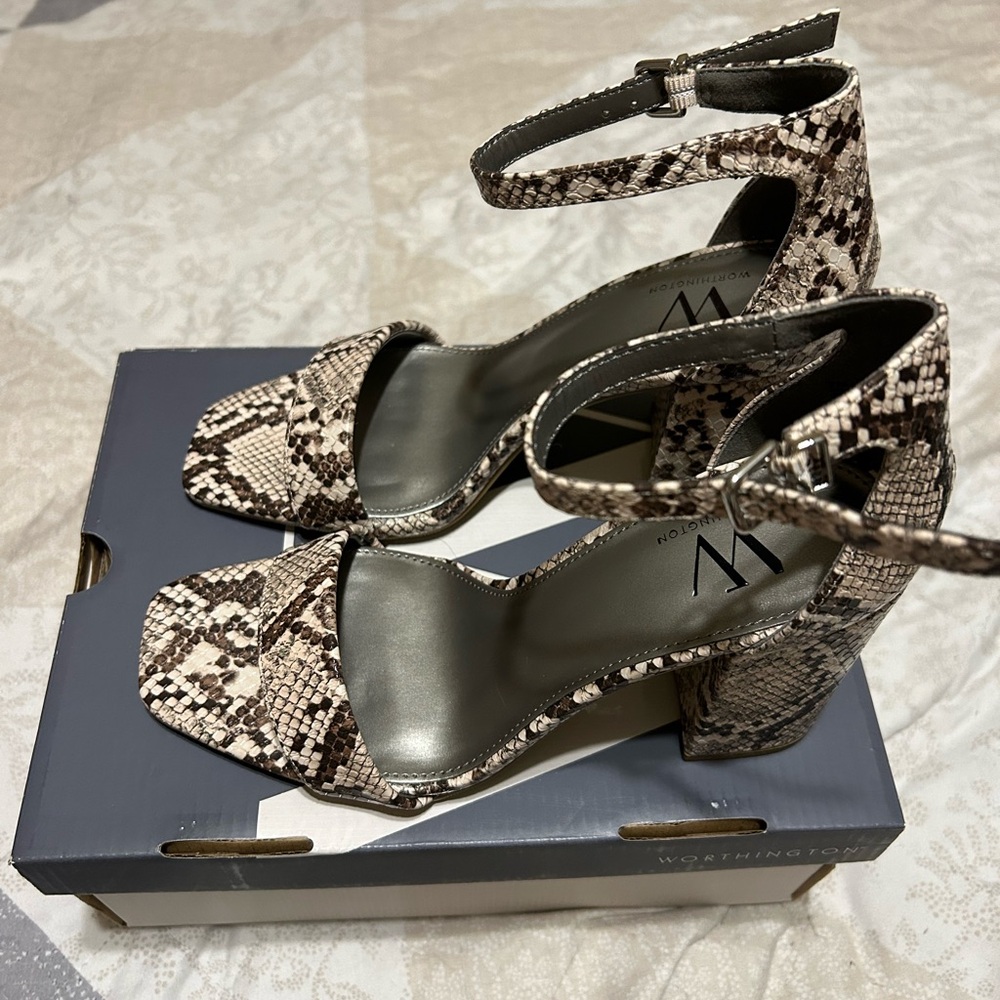 NWT- Worthington Snake Print Open-toe Strap Heels 👠 - Picture 2 of 8